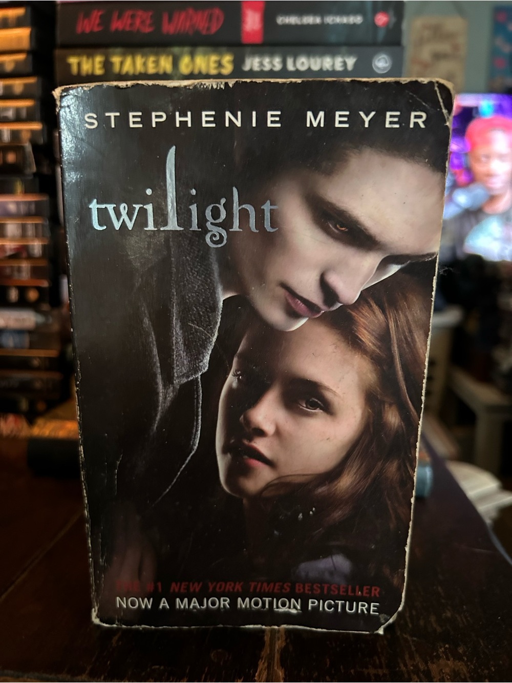 Twilight Novel by Stephenie Meyer - Black/Brown Cover
